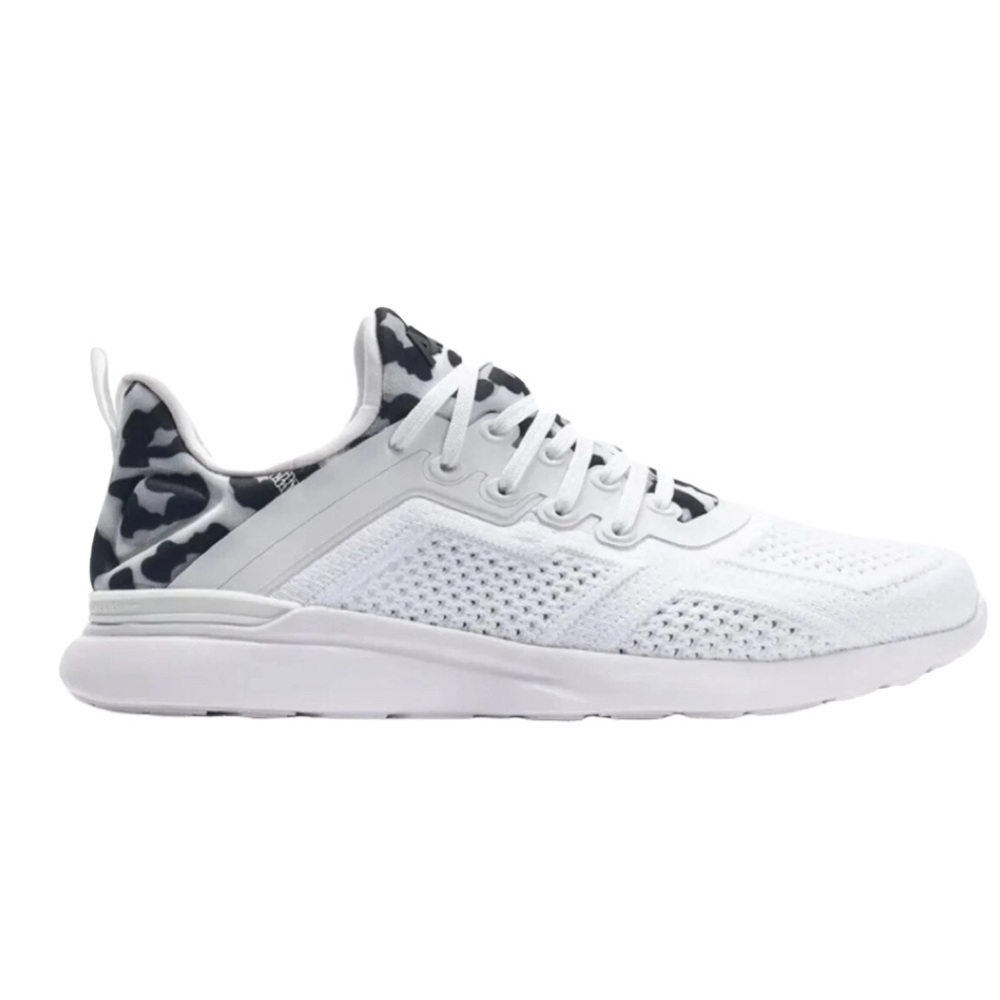 NWOB - APL Techloom Tracer low top trainers - White with Leopard Accents -Sz 9.5